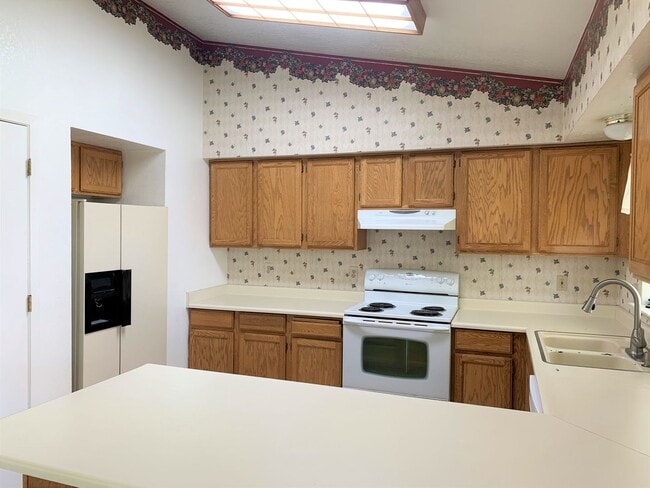 Building Photo - 3bdrm, 2bth home with garage in Elko