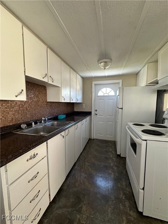 Building Photo - 333 Lantern Ln