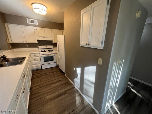 Building Photo - 2251 Wigwam Pkwy