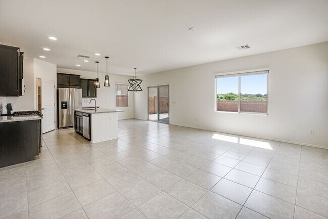 Building Photo - PENDING/RENTED - Rancho Del Lago Reserves