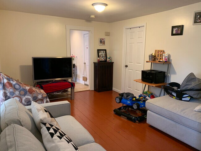 Foto del edificio - 28 Forest St