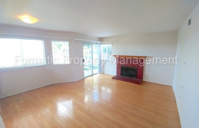 Foto del edificio - 20991 Skylark Dr