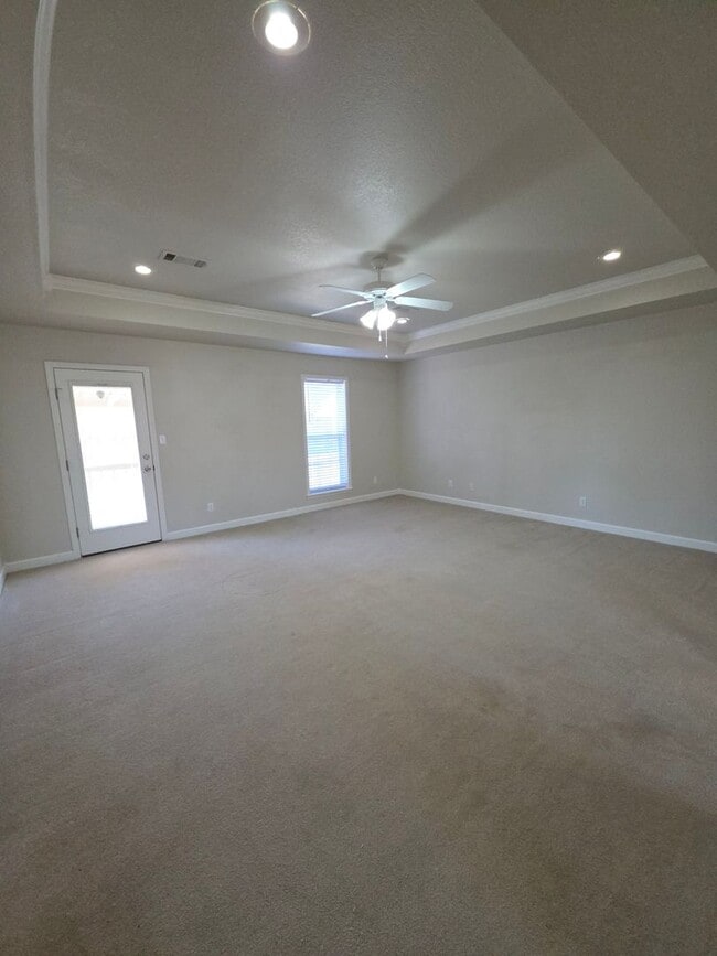 Building Photo - 2102 S Greenwich Ave