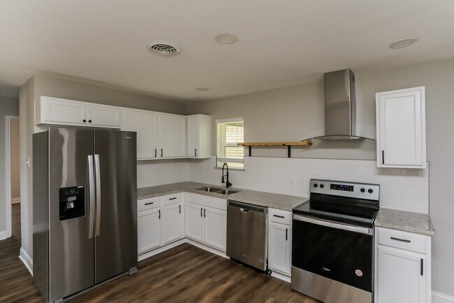 Building Photo - 1804 Del Oak Dr