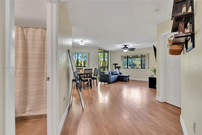 Building Photo - 15499 N Miami Lakeway