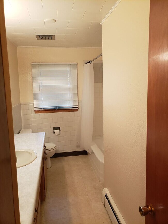 Foto del edificio - Spacious 3-Bedroom Home | Small-Town Living | Pet Friendly
