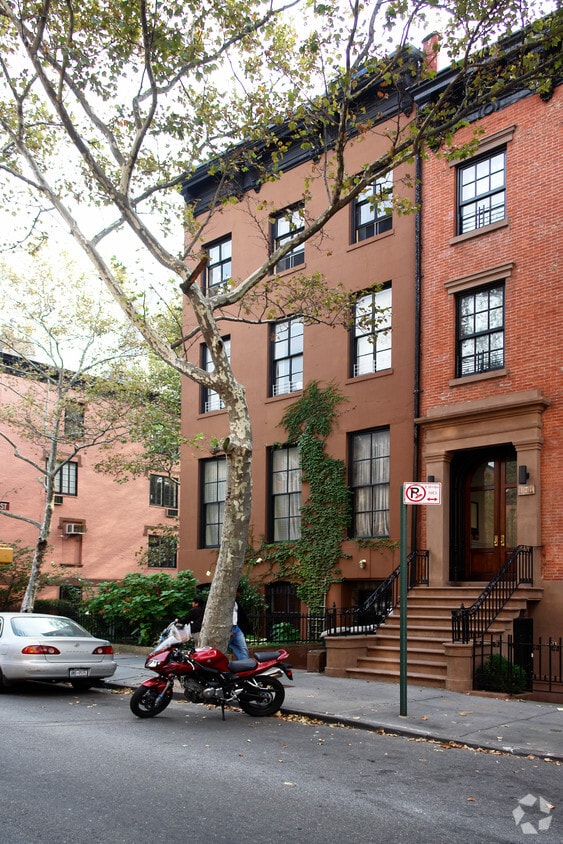 Building Photo - 169 Clinton St