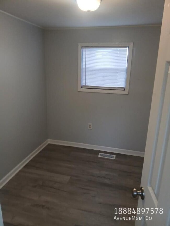 Foto del edificio - 715 23rd St NW