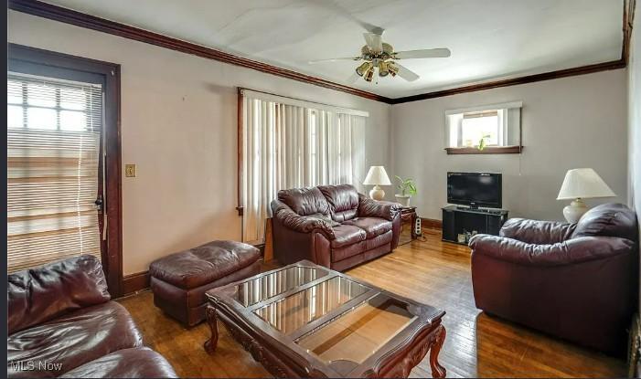 14300 Darwin Ave Cleveland, OH 44110 – photo 3