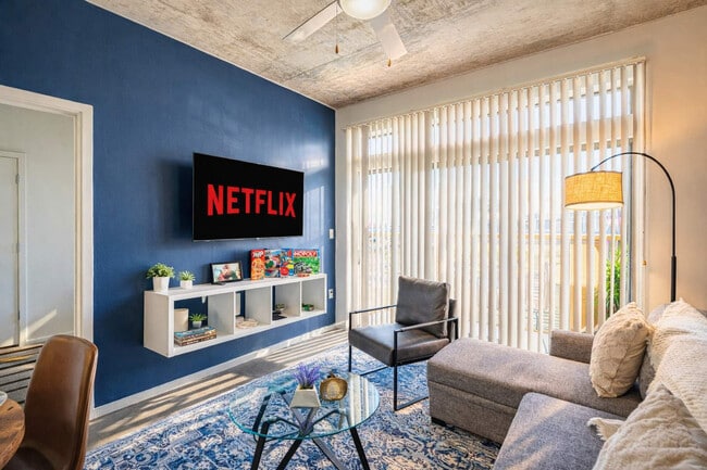 Building Photo - 333 E Roosevelt St