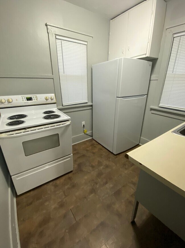 Foto del edificio - 2 Bedroom, 1 Bath Home Single Stall Attach...