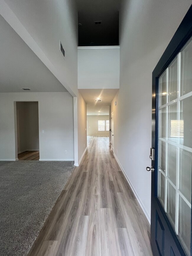 Building Photo - 5897 Hackberry Ln