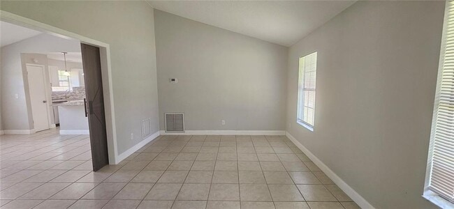 Building Photo - 2625 Spring Valley Cir