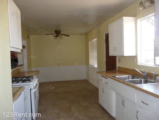 Building Photo - 3 br, 1.5 bath House - 12567 DAISY ST