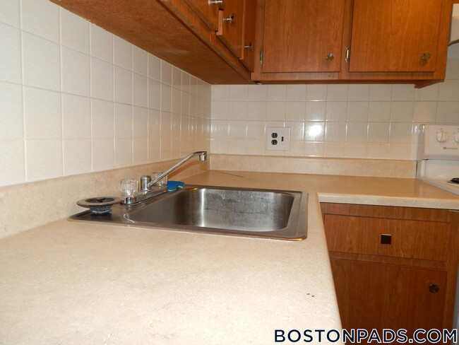 Foto del edificio - 524 Putnam Ave