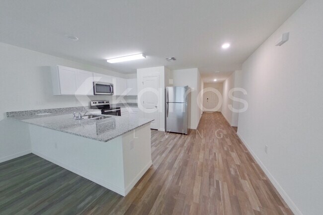 Building Photo - 1128 Hayes Ave S