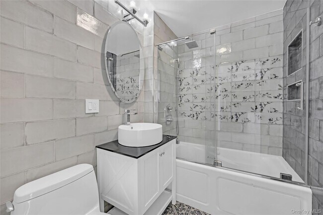Foto del edificio - 4-74-74 48th Ave