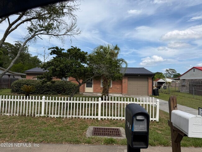 Foto del edificio - 7539 Walden Rd