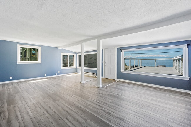 Building Photo - 1310 Alki Ave SW