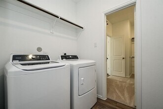 Building Photo - 2932 Tantara Dr