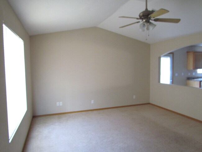 Foto del edificio - Available November 27th!!