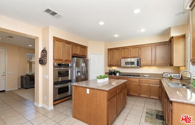 Foto del edificio - 5634 Cambria Dr