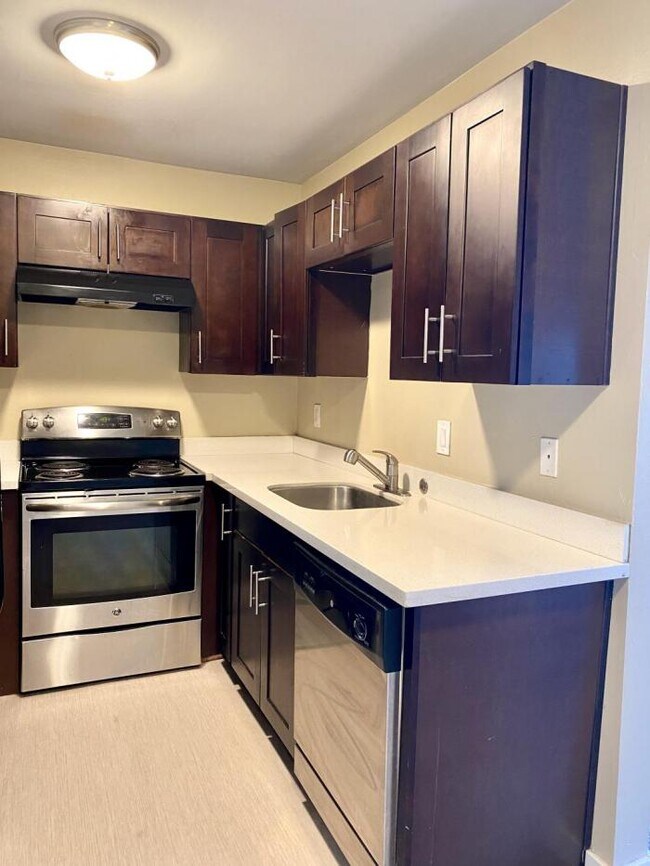 Building Photo - 1 bedroom in Seattle WA 98102