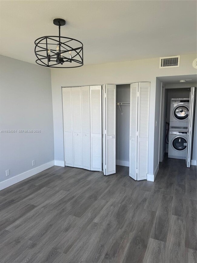 Building Photo - 780 NE 69th St