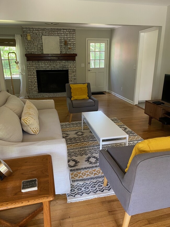 Foto del edificio - 1160 Saratoga Rd