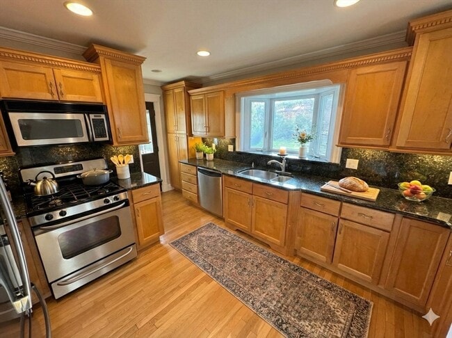 Building Photo - 129 Hillside Rd