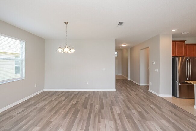 Foto del edificio - 1309 Oak Pond St