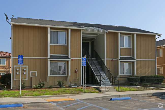 Building Photo - Pixley Apartments