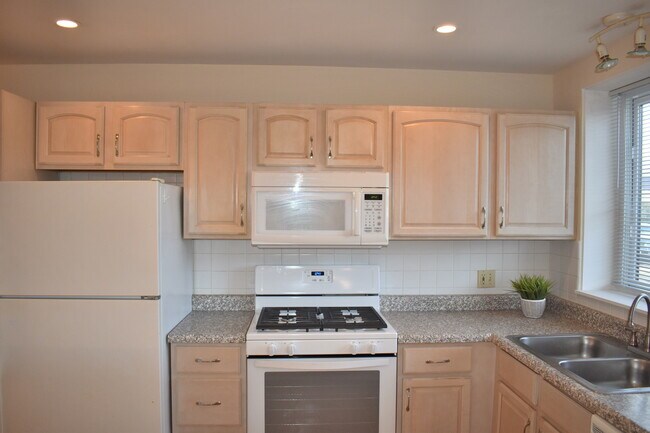 Foto del edificio - 290 N Westgate Rd