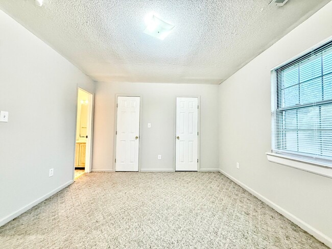 Foto del edificio - 102 Carter Sells Rd