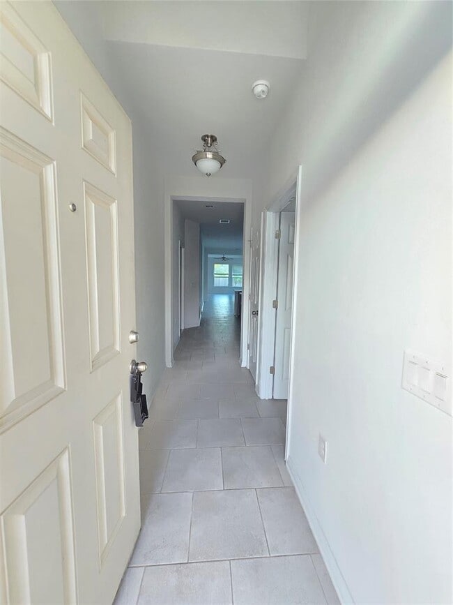 Building Photo - 520 Falkland Trace