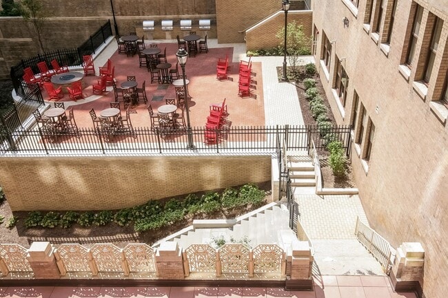 Building Photo - 126 Clifton Pl