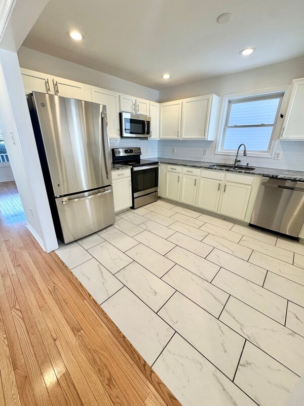 Foto del edificio - 1214 Bainbridge St