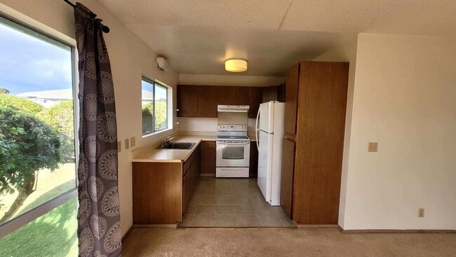 Foto del edificio - Mililani Parkway 2 Bedroom 1 Bath with 2 P...