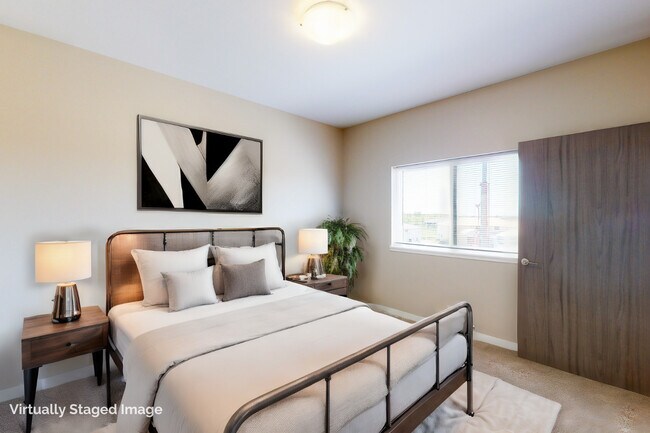 Dormitorio - Grand Prairie Apartments & Townhomes