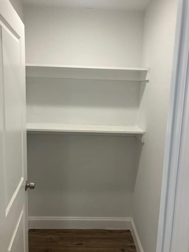 Building Photo - 205 Nob Hill Rd