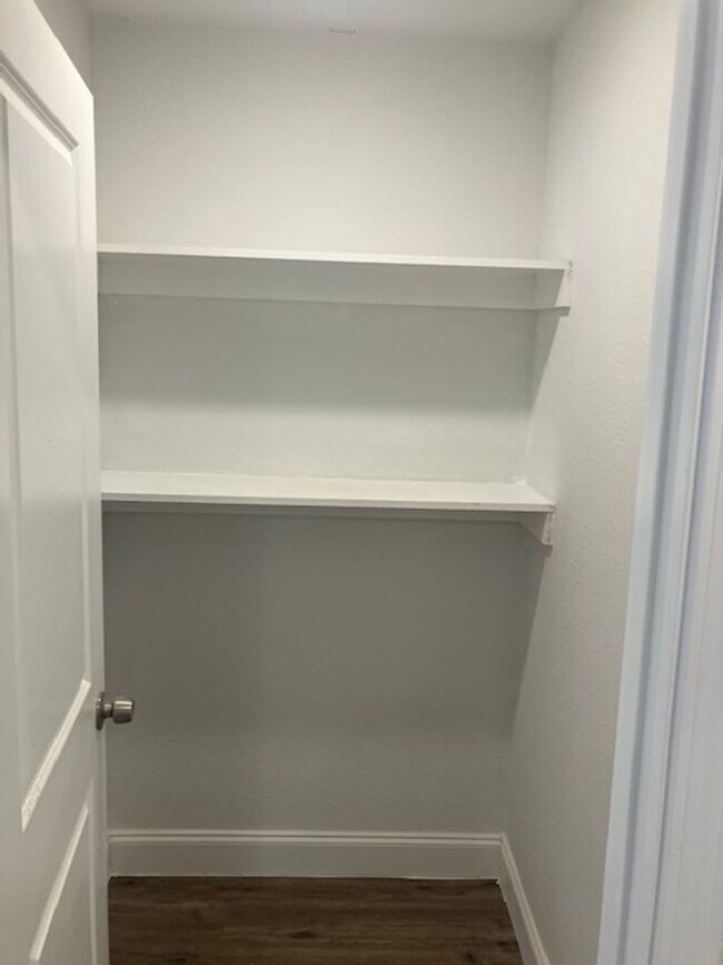 Foto del edificio - 205 Nob Hill Rd