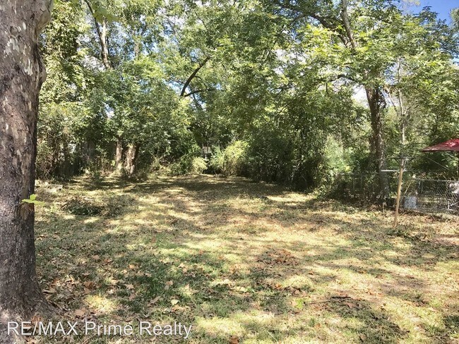 Foto del edificio - 3 br, 1 bath House - 2413 Clover Lane