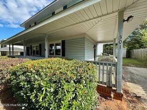 Building Photo - 301 W Clifton Ave