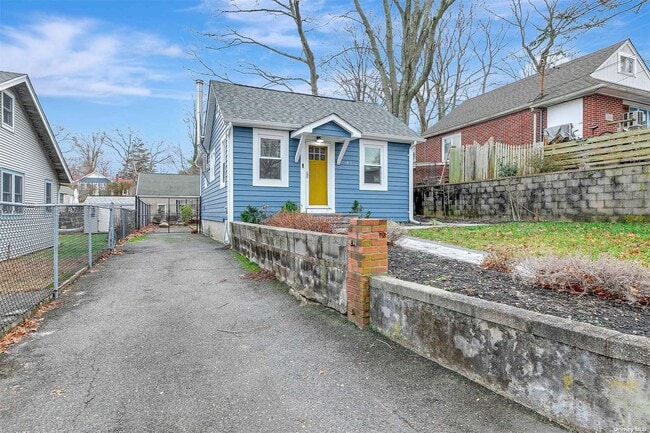 Building Photo - 41 Sunburst Dr