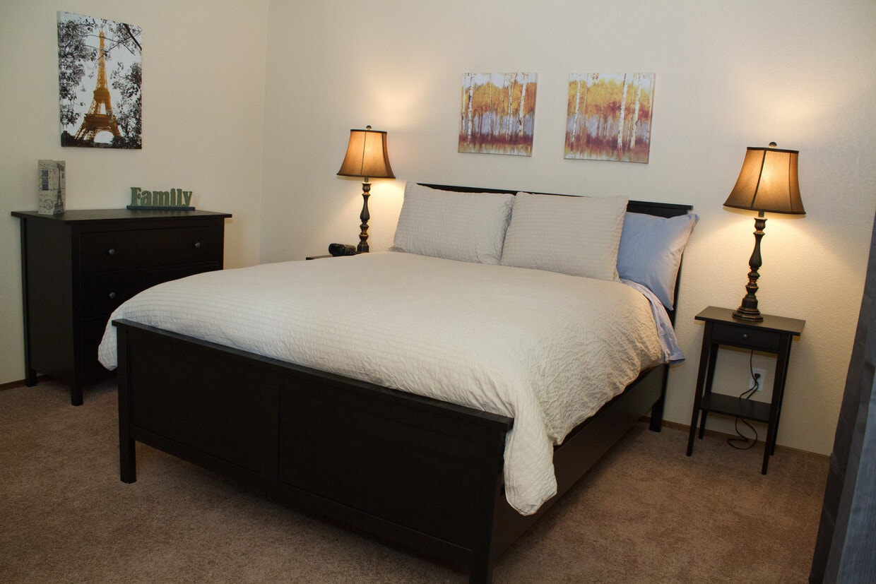 Primary Photo - Beautiful and Quiet Upstairs 2 Bedroom 2 Bath Apartment with Wonderful Views