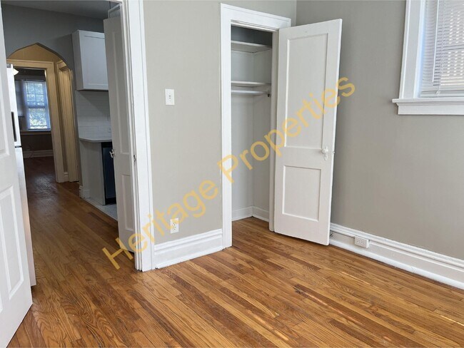 Foto del edificio - Freshly Updated Southampton 1 Bedroom
