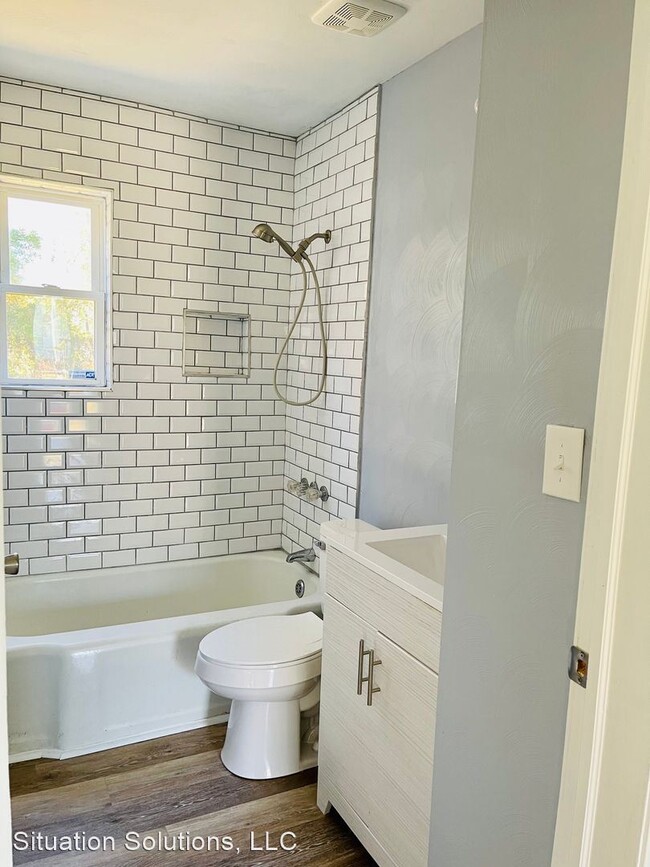 Building Photo - 3 br, 1.5 bath House - 3461 West Bonner Drive