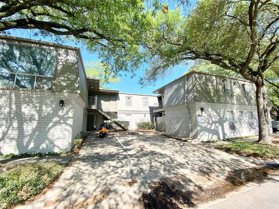 Primary Photo - 3902 Mandell St