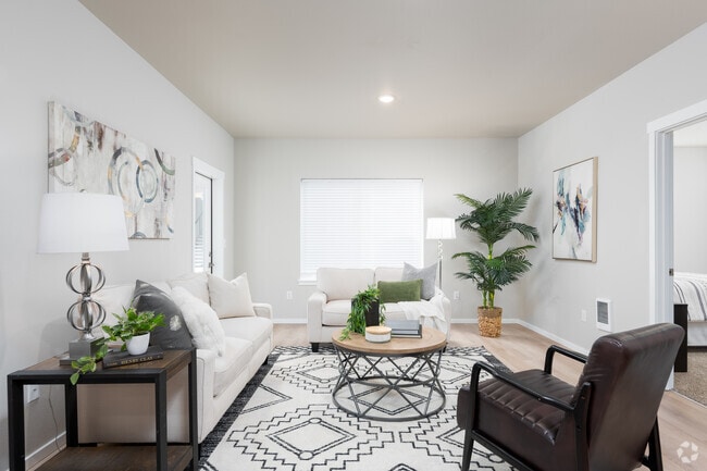 3BD, 2BA - 1.210SF - Wyndstone Apartments