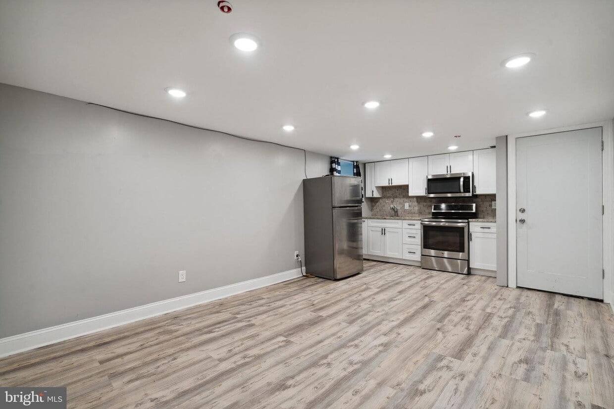 2108 E Chelten Ave, Philadelphia, PA 19138 Room for Rent in